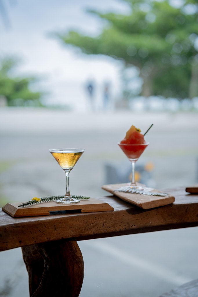 花蓮市區|戶不閉Chill Chill|北濱唯一海景咖啡廳、吃著餐點喝著調酒、愜意的看著前方的太平洋 - 第12張圖