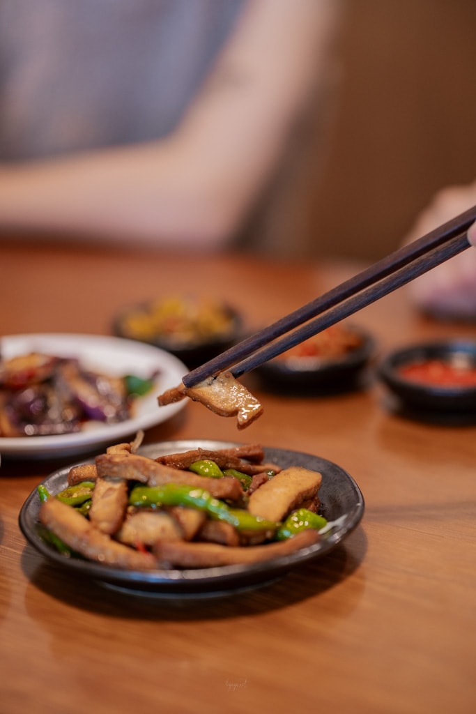 花蓮市區|再回首精緻牛/羊肉麵|經濟實惠湯頭好喝、料多味美、超推牛三寶乾拌麵 - 第12張圖