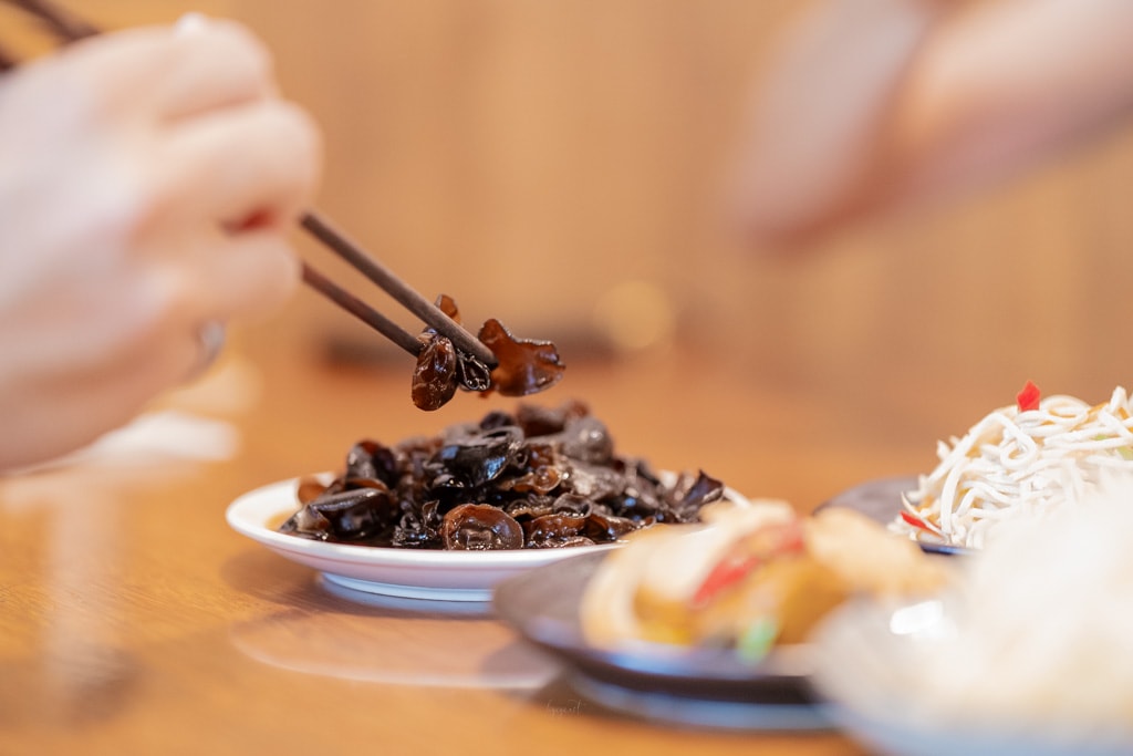 花蓮市區|再回首精緻牛/羊肉麵|經濟實惠湯頭好喝、料多味美、超推牛三寶乾拌麵 - 第11張圖