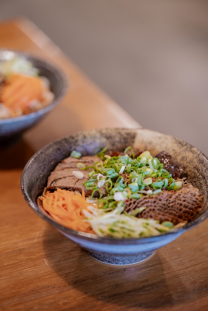 花蓮市區|再回首精緻牛/羊肉麵|經濟實惠湯頭好喝、料多味美、超推牛三寶乾拌麵 - 第28張圖