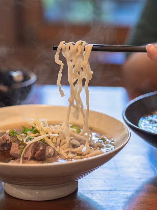 花蓮市區|再回首精緻牛/羊肉麵|經濟實惠湯頭好喝、料多味美、超推牛三寶乾拌麵 - 第19張圖