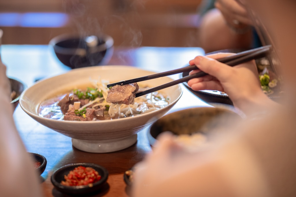 花蓮市區|再回首精緻牛/羊肉麵|經濟實惠湯頭好喝、料多味美、超推牛三寶乾拌麵 - 第18張圖