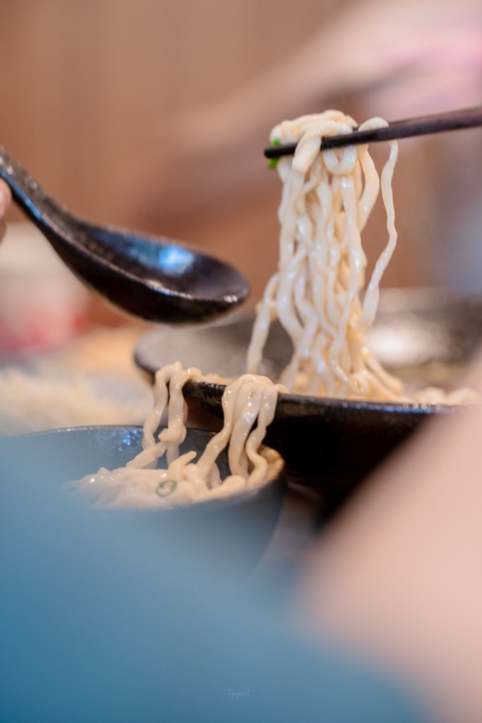花蓮市區|再回首精緻牛/羊肉麵|經濟實惠湯頭好喝、料多味美、超推牛三寶乾拌麵 - 第26張圖