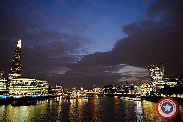 〔英國。景點〕。倫敦塔橋夜景