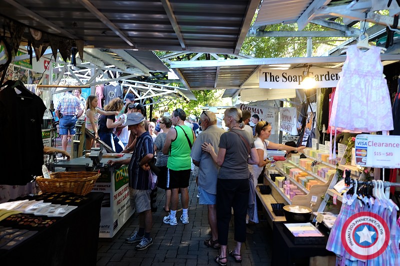〔布里斯本。Brisbane〕。禮拜三跟禮拜六限定市集｜Eumundi Markets in Noosa