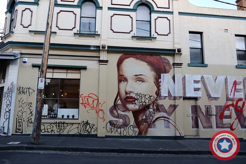 〔墨爾本。Melbourne〕。第一名的咖啡店｜Industry Beans。 Fitsroy 塗鴉小鎮